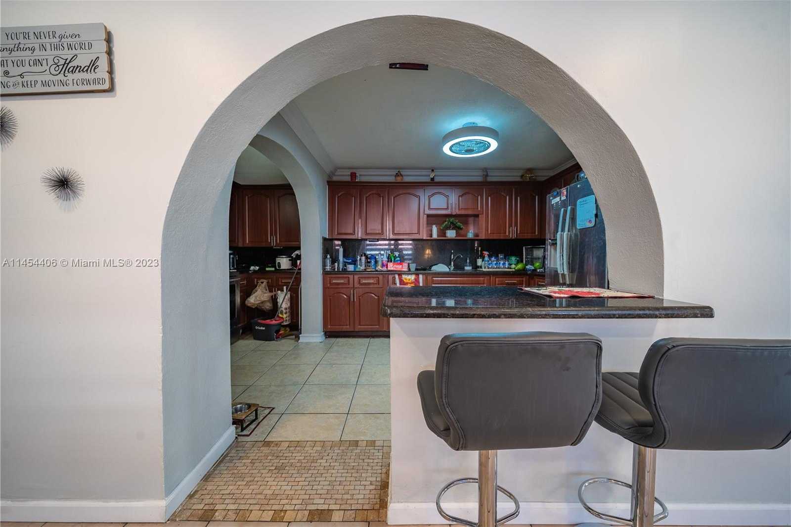 Small Image of 925 EAST 29TH ST, Hialeah Number 14