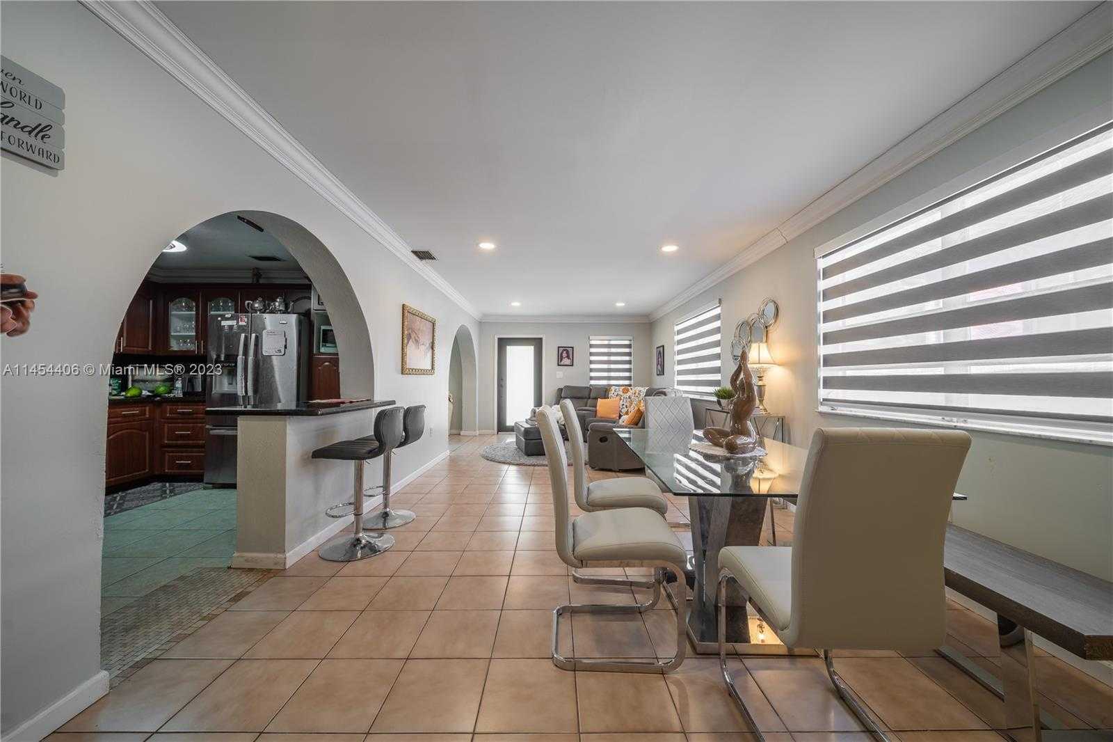 Small Image of 925 EAST 29TH ST, Hialeah Number 22