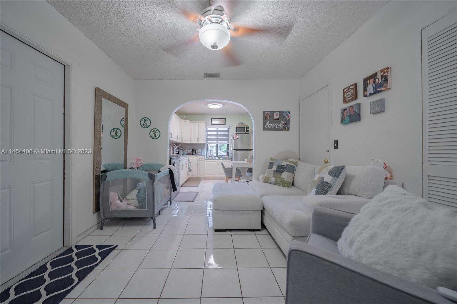 Small Image of 925 EAST 29TH ST, Hialeah Number 25