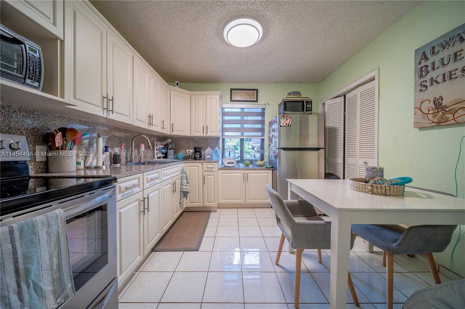 Small Image of 925 EAST 29TH ST, Hialeah Number 26