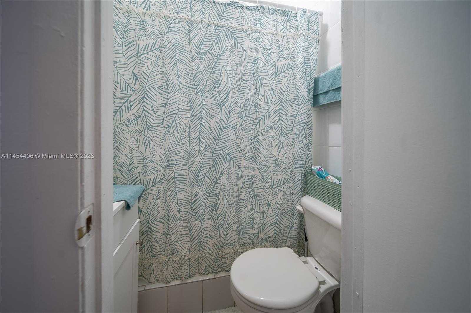 Small Image of 925 EAST 29TH ST, Hialeah Number 30