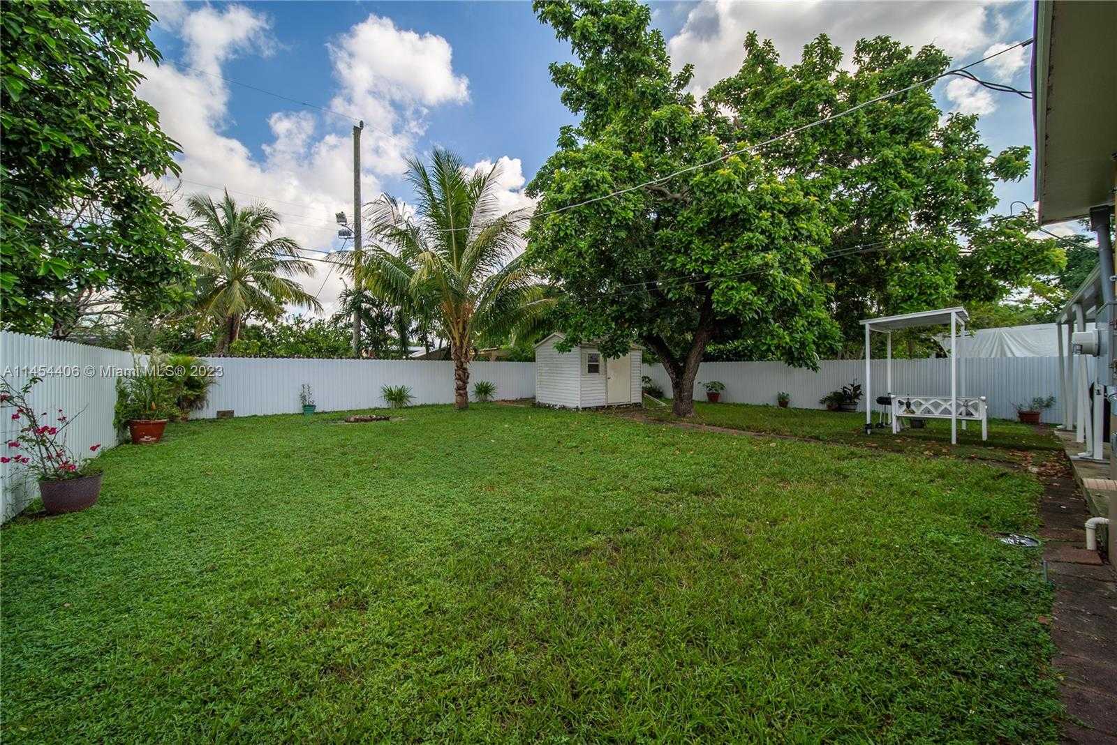 Small Image of 925 EAST 29TH ST, Hialeah Number 32