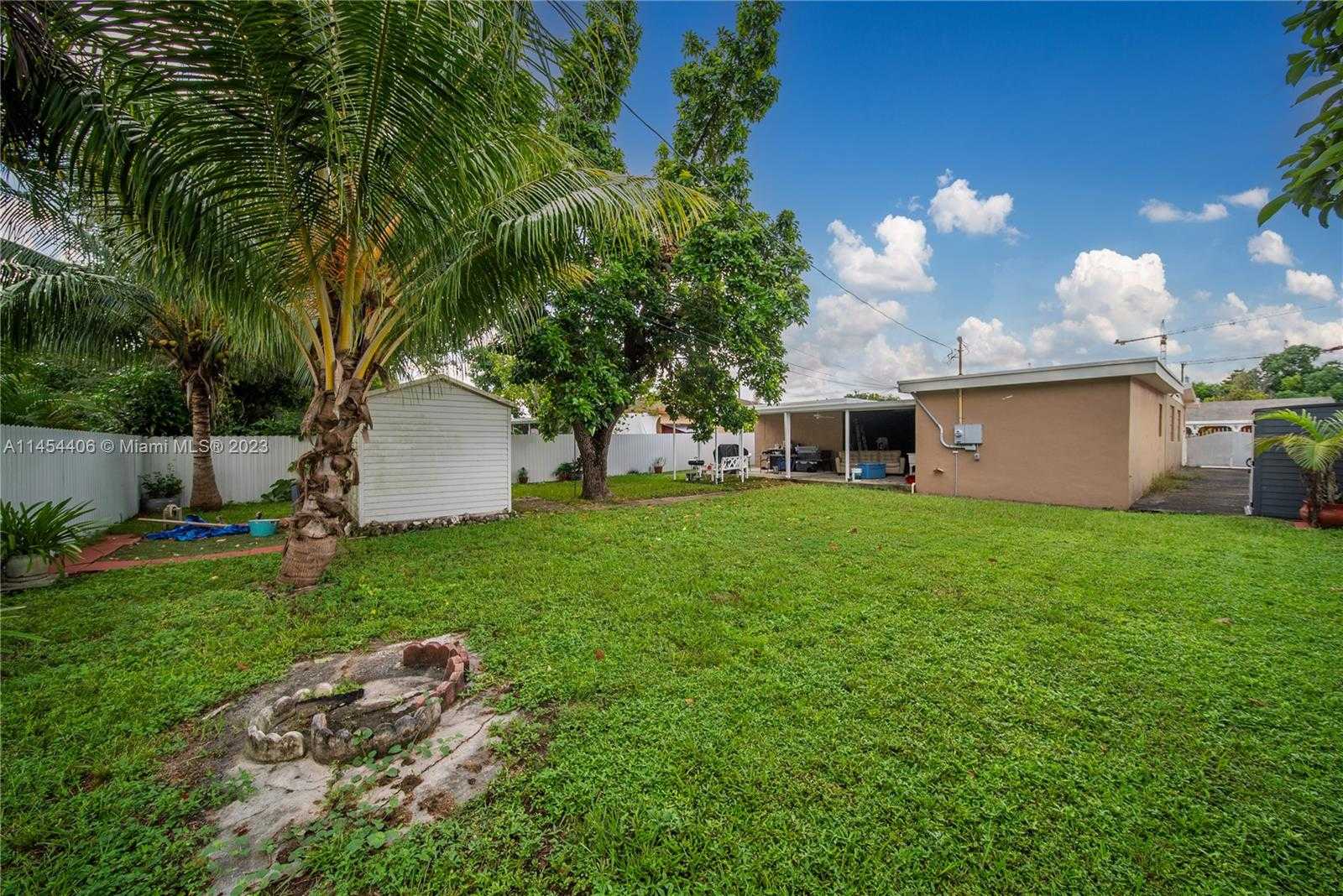 Small Image of 925 EAST 29TH ST, Hialeah Number 33