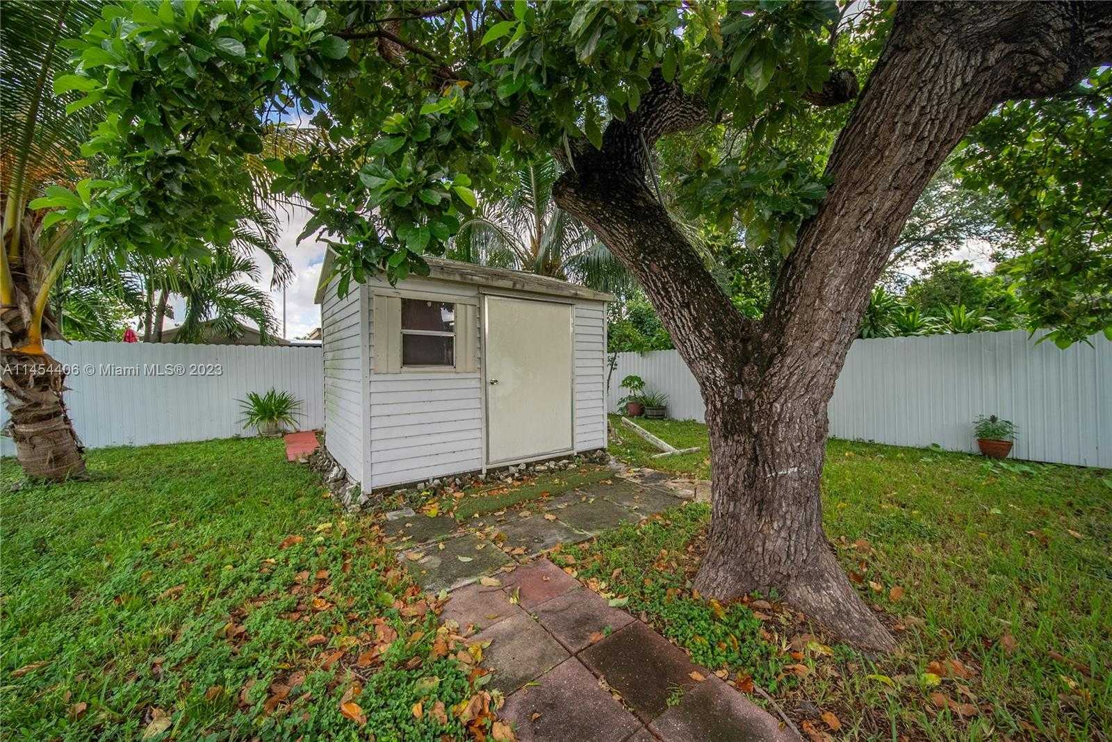 Small Image of 925 EAST 29TH ST, Hialeah Number 34
