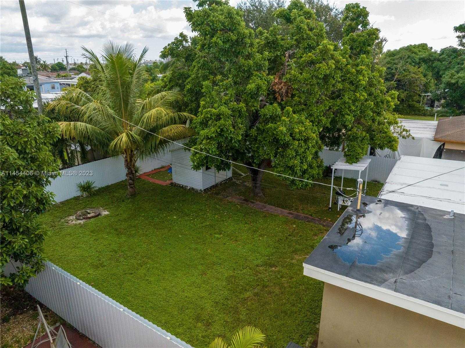 Small Image of 925 EAST 29TH ST, Hialeah Number 36
