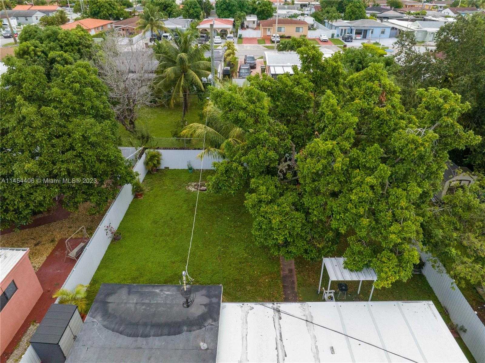 Small Image of 925 EAST 29TH ST, Hialeah Number 37