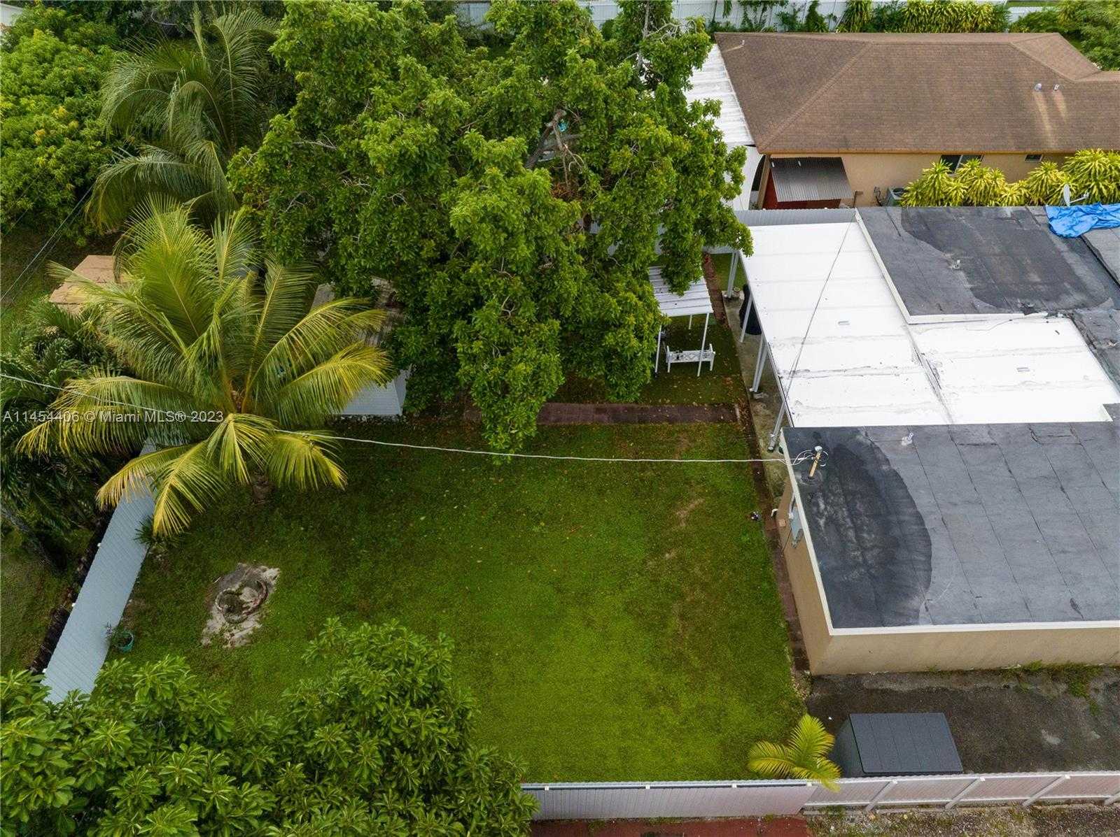 Small Image of 925 EAST 29TH ST, Hialeah Number 38