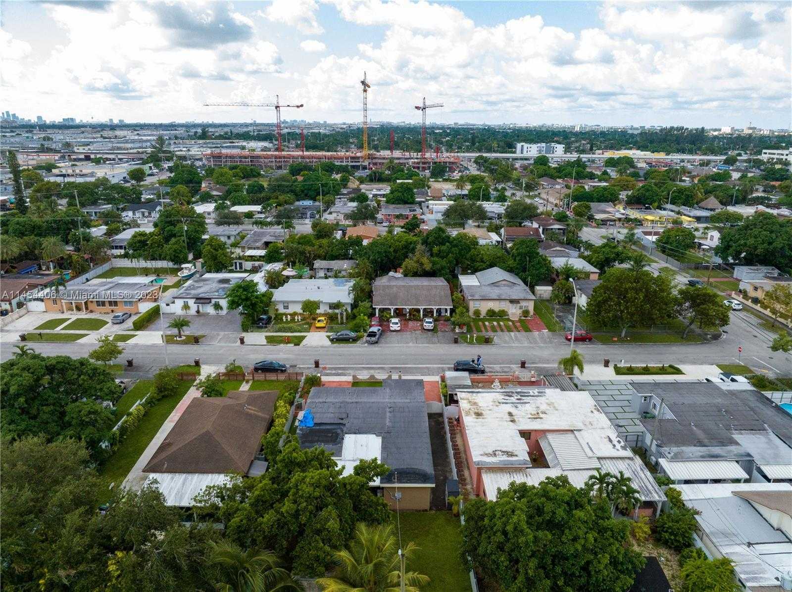 Small Image of 925 EAST 29TH ST, Hialeah Number 40