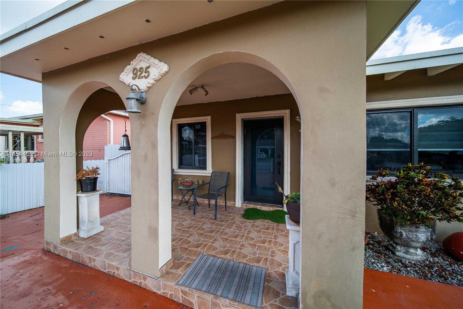 Small Image of 925 EAST 29TH ST, Hialeah Number 6