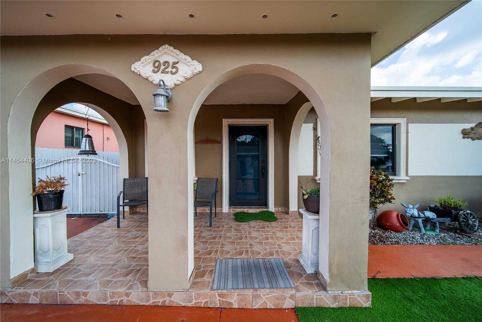 Small Image of 925 EAST 29TH ST, Hialeah Number 7