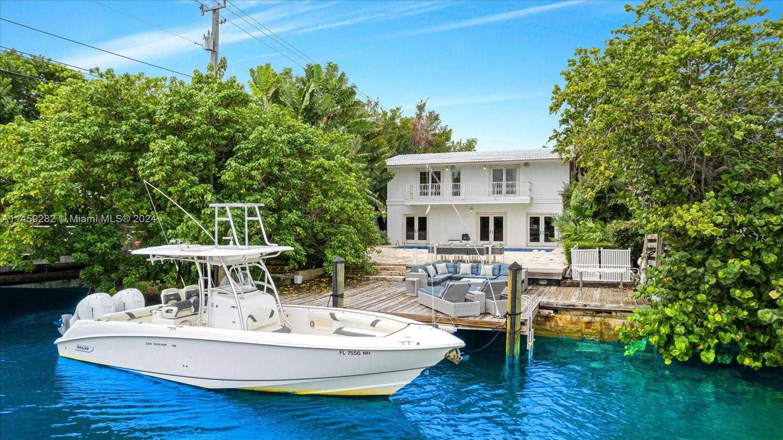 Small Image of 433 EAST DILIDO DR, Miami Beach Number 2