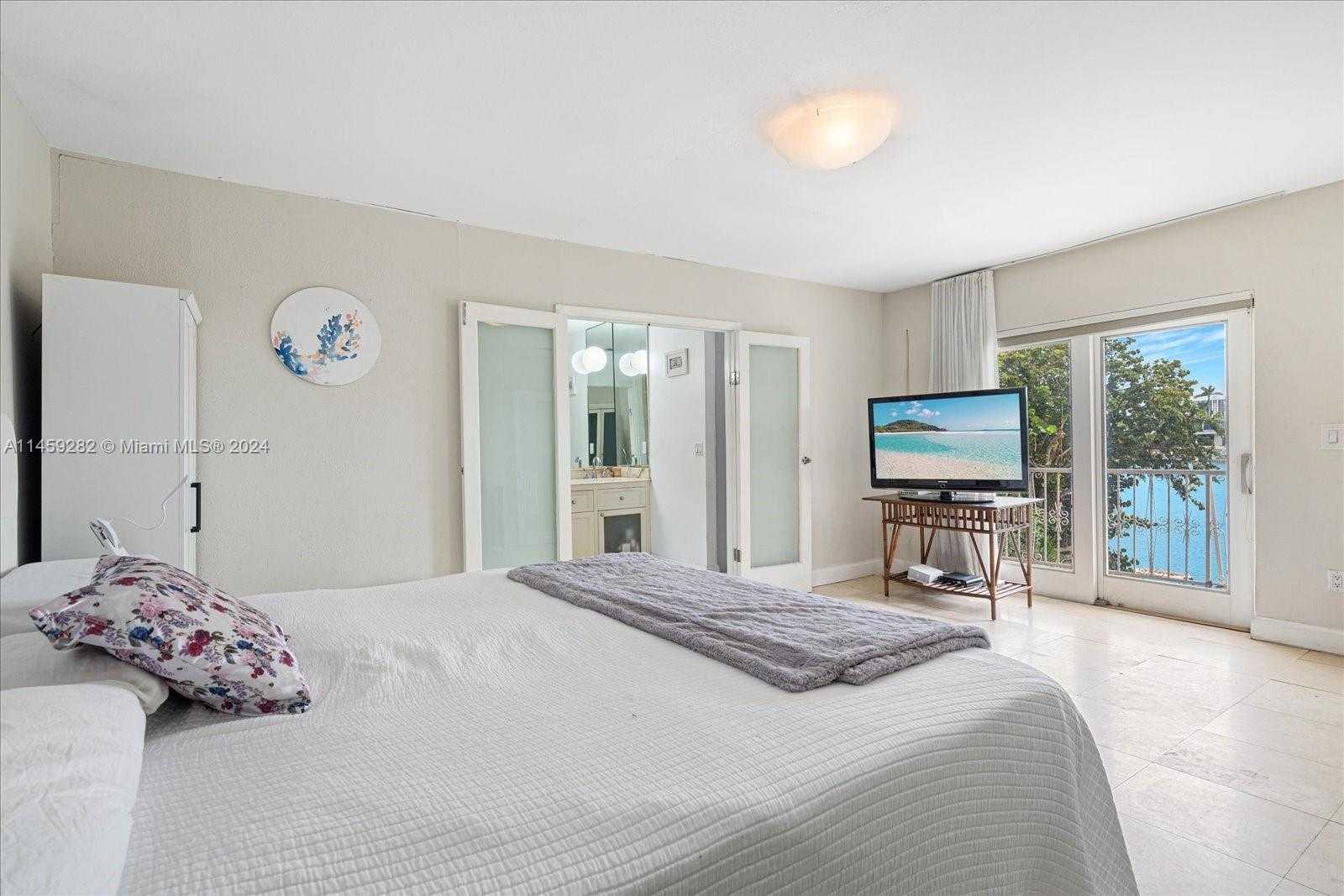 Small Image of 433 EAST DILIDO DR, Miami Beach Number 23