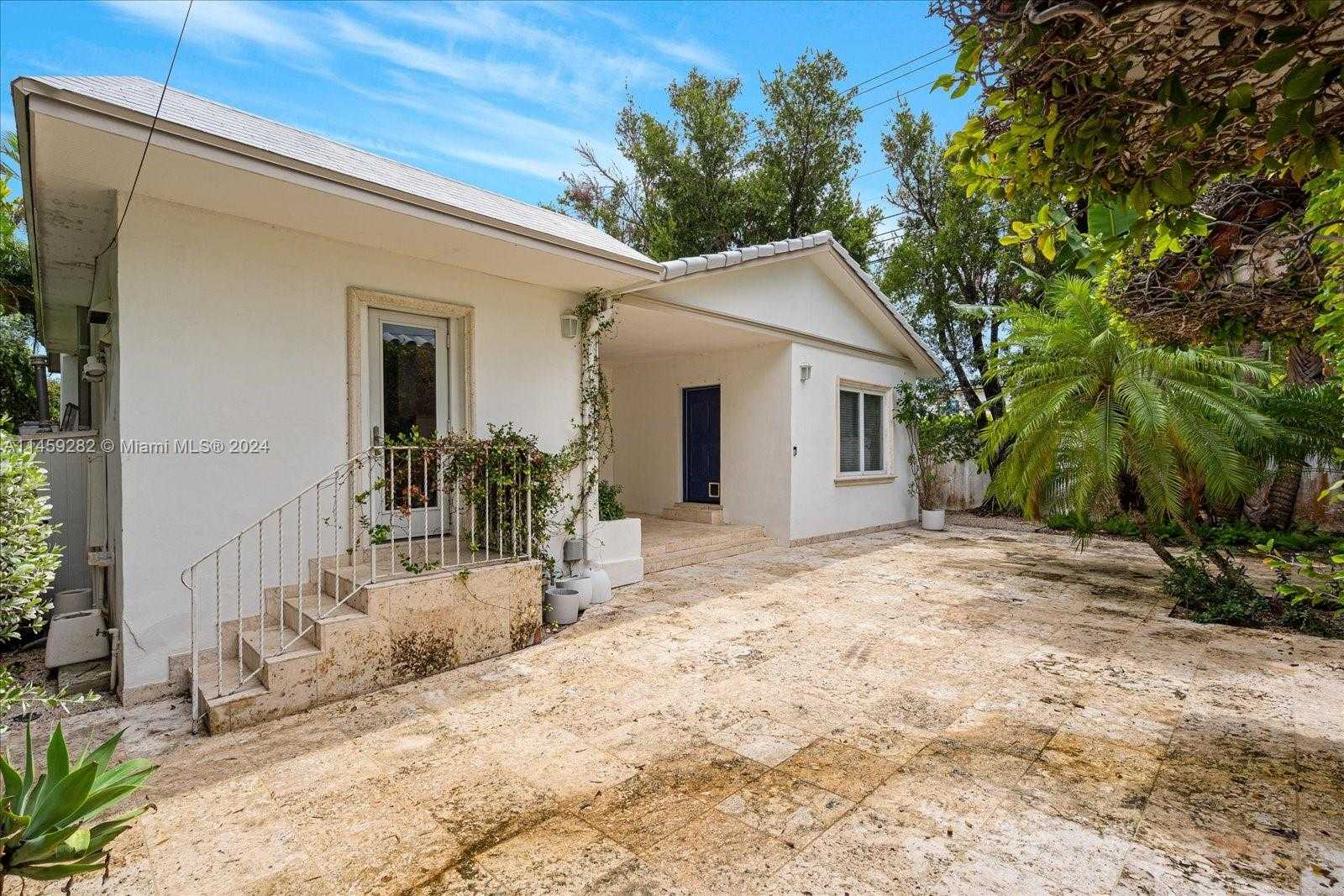 Small Image of 433 EAST DILIDO DR, Miami Beach Number 3