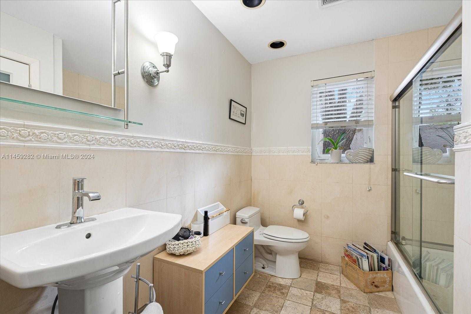 Small Image of 433 EAST DILIDO DR, Miami Beach Number 31