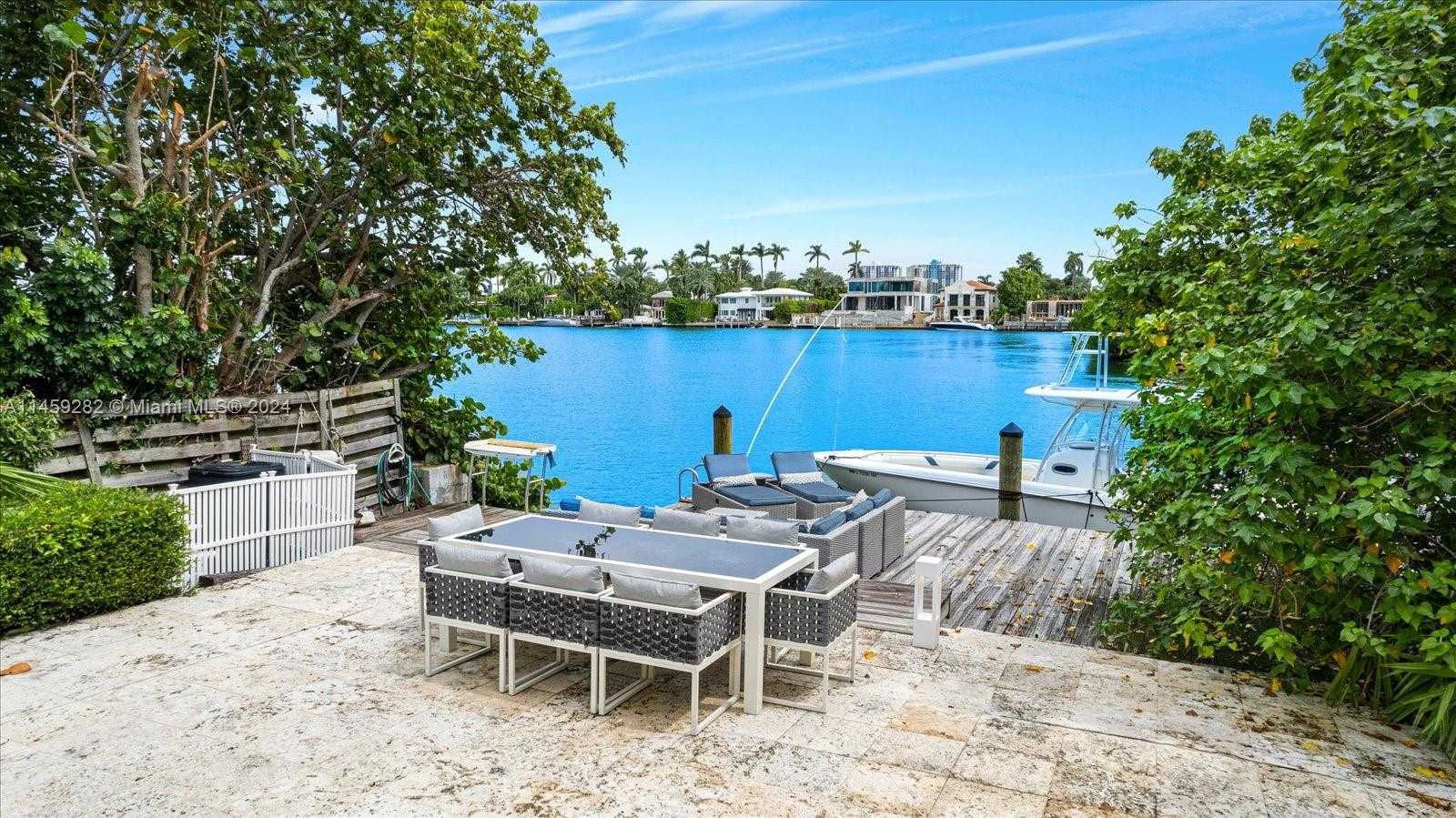 Small Image of 433 EAST DILIDO DR, Miami Beach Number 36
