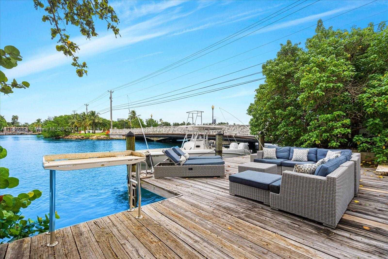 Small Image of 433 EAST DILIDO DR, Miami Beach Number 38