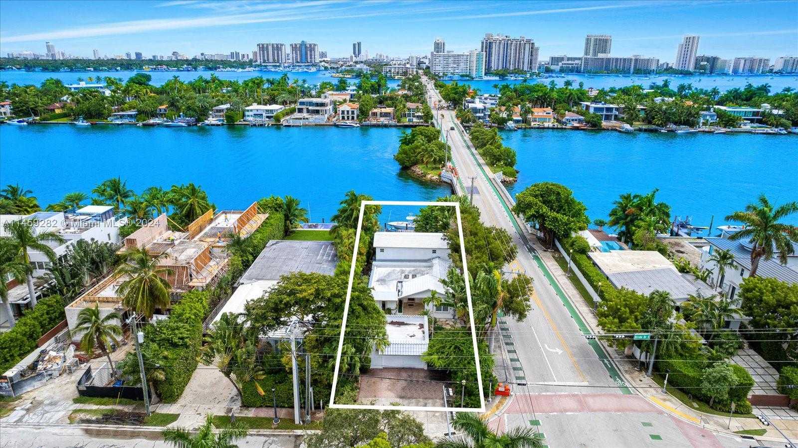 Small Image of 433 EAST DILIDO DR, Miami Beach Number 39