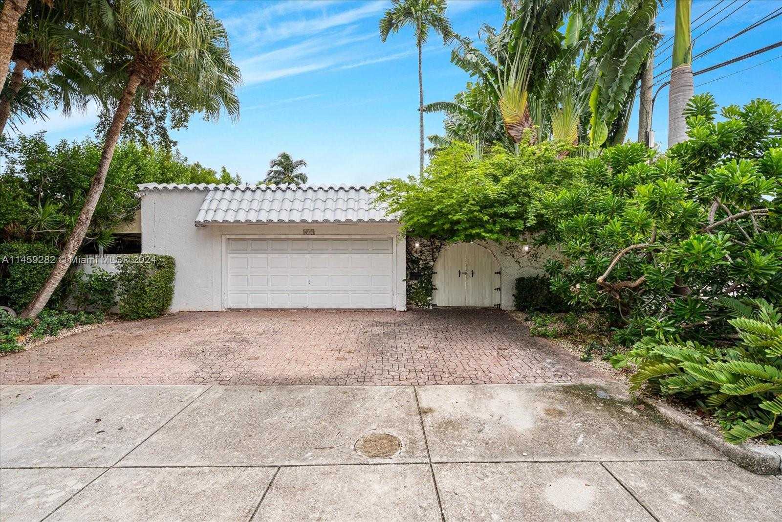 Small Image of 433 EAST DILIDO DR, Miami Beach Number 4