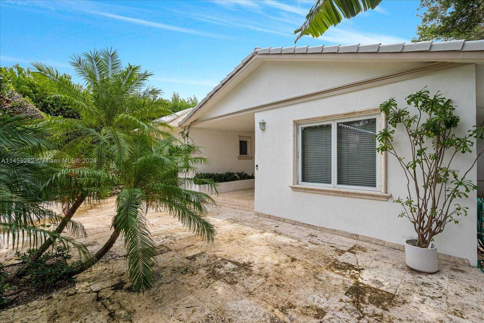 Small Image of 433 EAST DILIDO DR, Miami Beach Number 5
