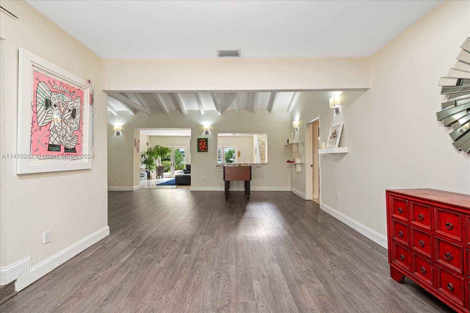 Small Image of 433 EAST DILIDO DR, Miami Beach Number 6