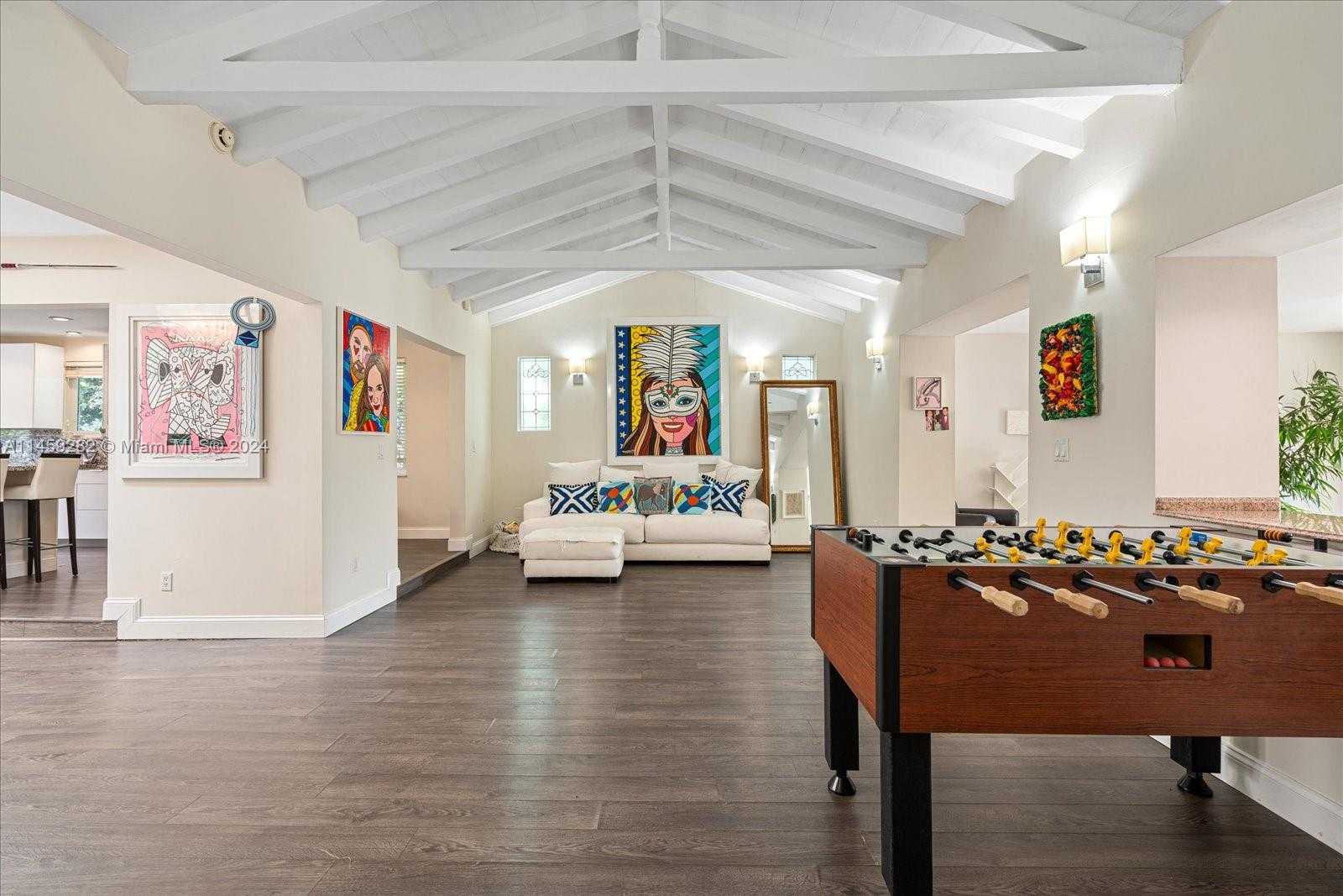 Small Image of 433 EAST DILIDO DR, Miami Beach Number 8