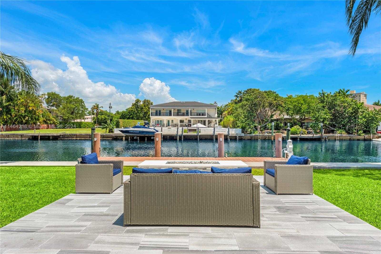 Small Image of 472 SUNSET DR, Hallandale Beach Number 11