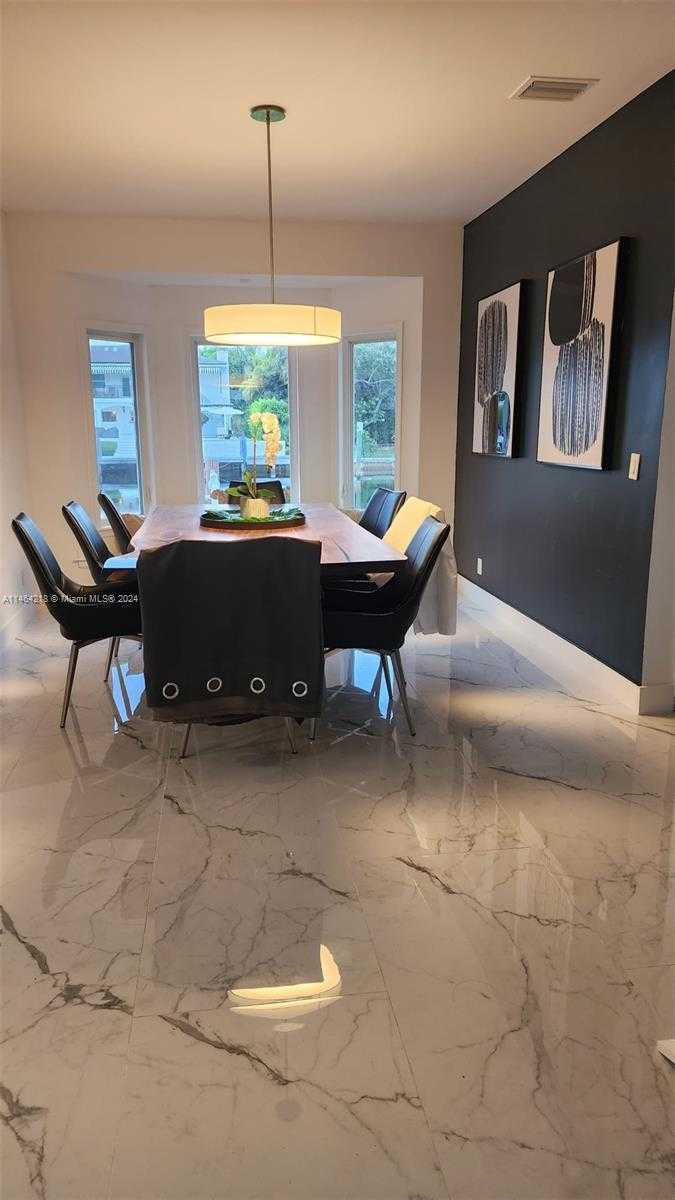 Small Image of 472 SUNSET DR, Hallandale Beach Number 21