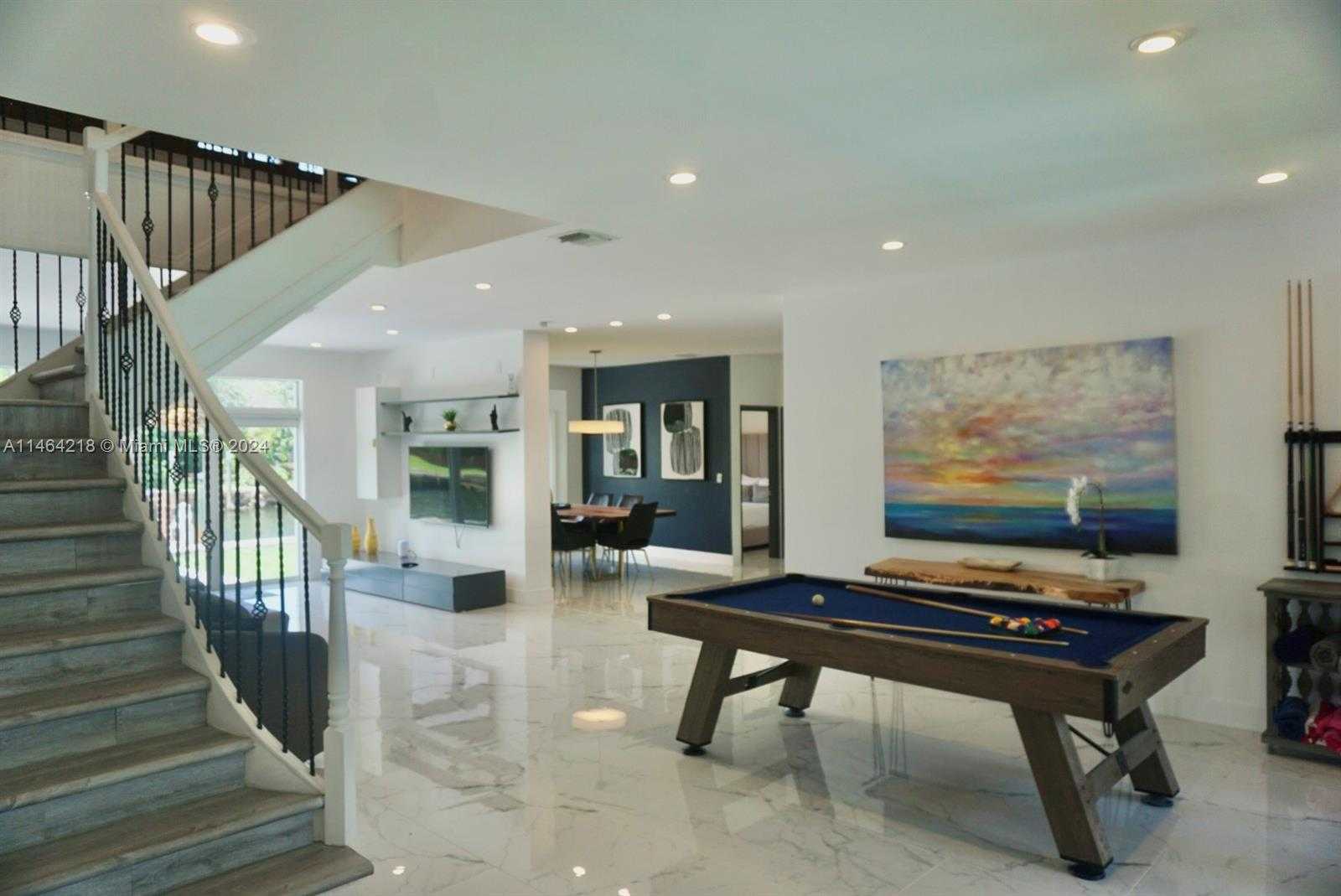 Small Image of 472 SUNSET DR, Hallandale Beach Number 26