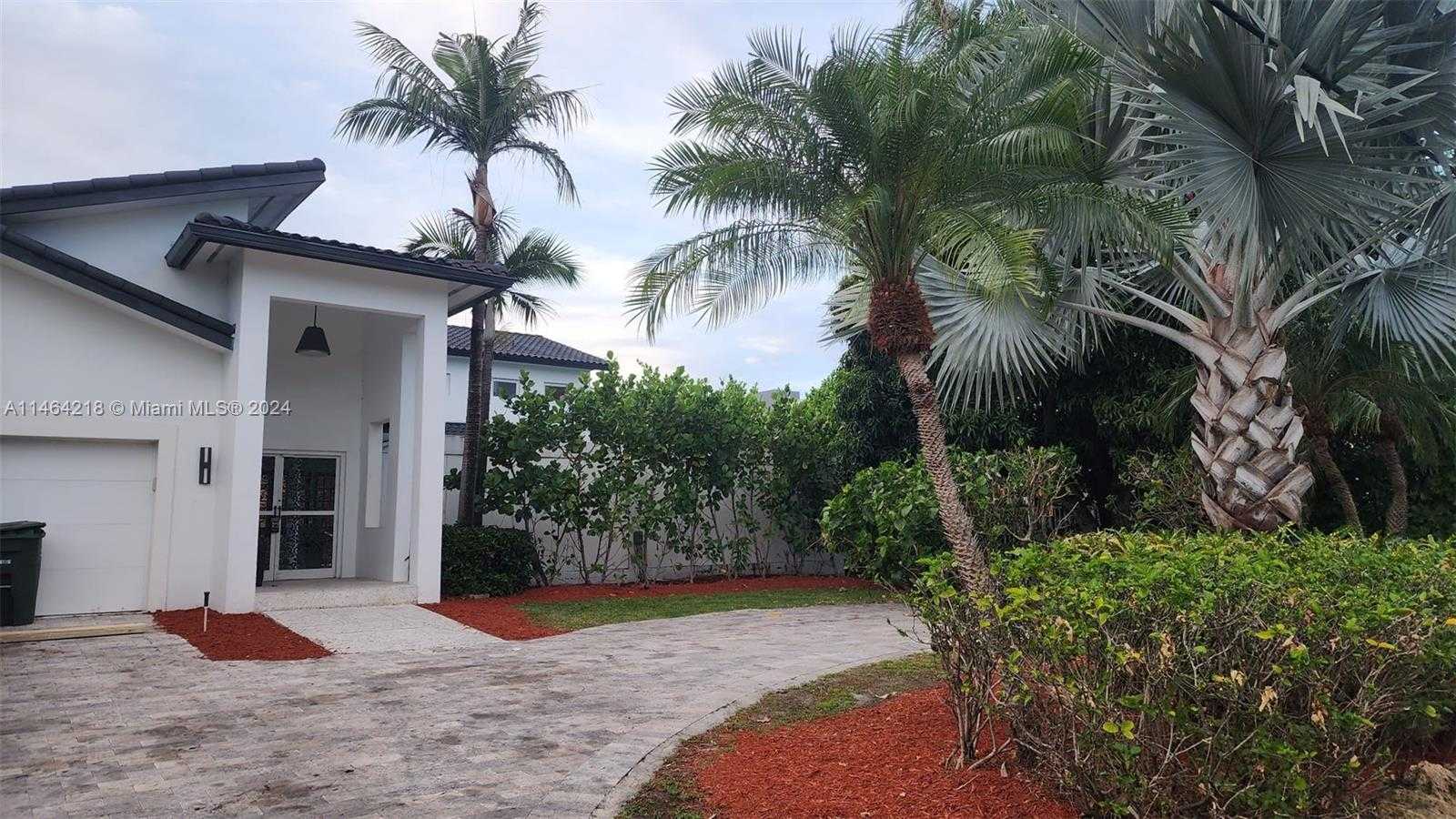 Small Image of 472 SUNSET DR, Hallandale Beach Number 40