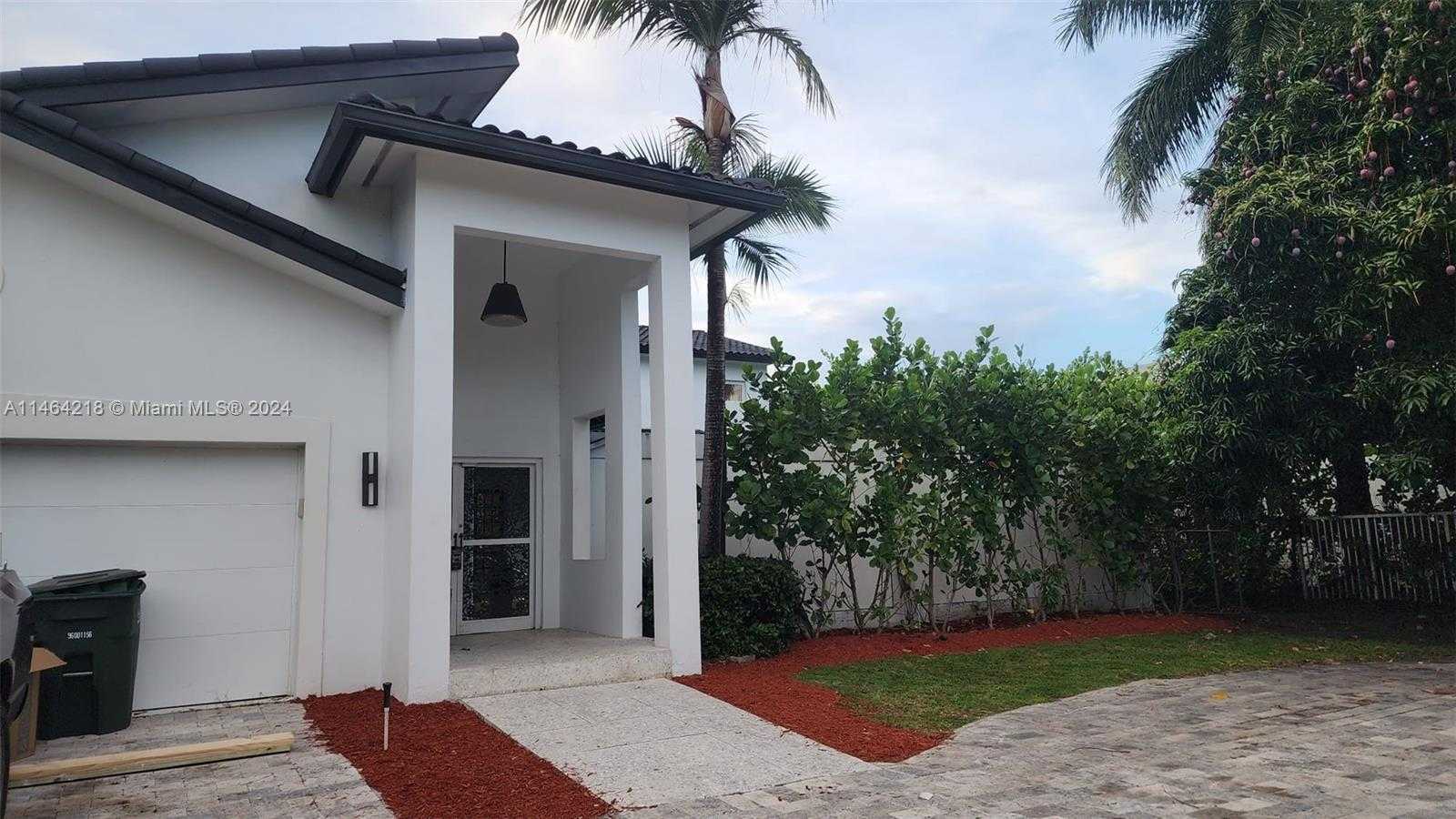 Small Image of 472 SUNSET DR, Hallandale Beach Number 41