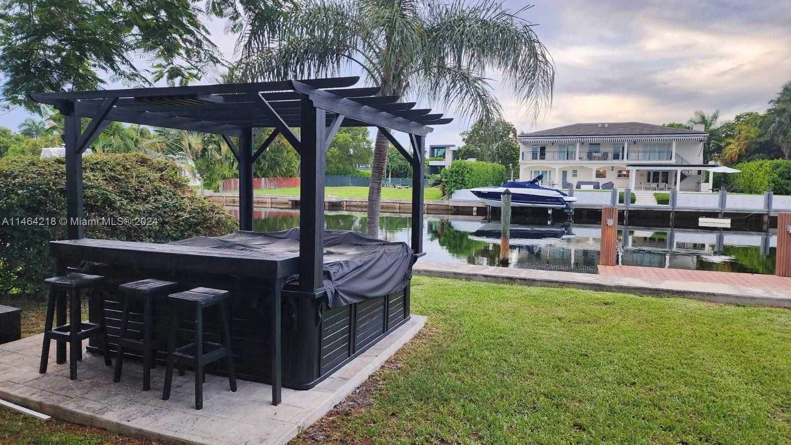 Small Image of 472 SUNSET DR, Hallandale Beach Number 42
