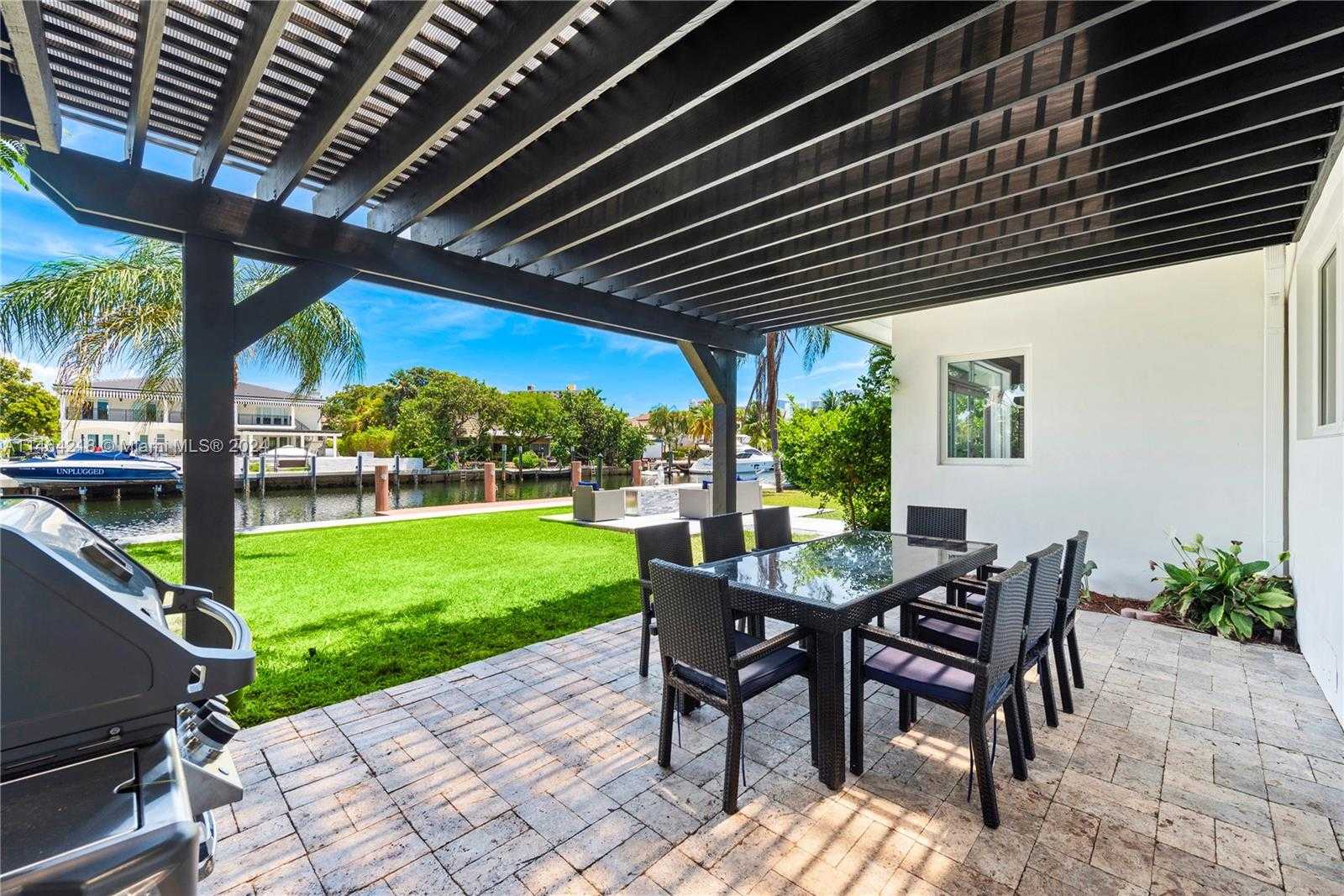 Small Image of 472 SUNSET DR, Hallandale Beach Number 7