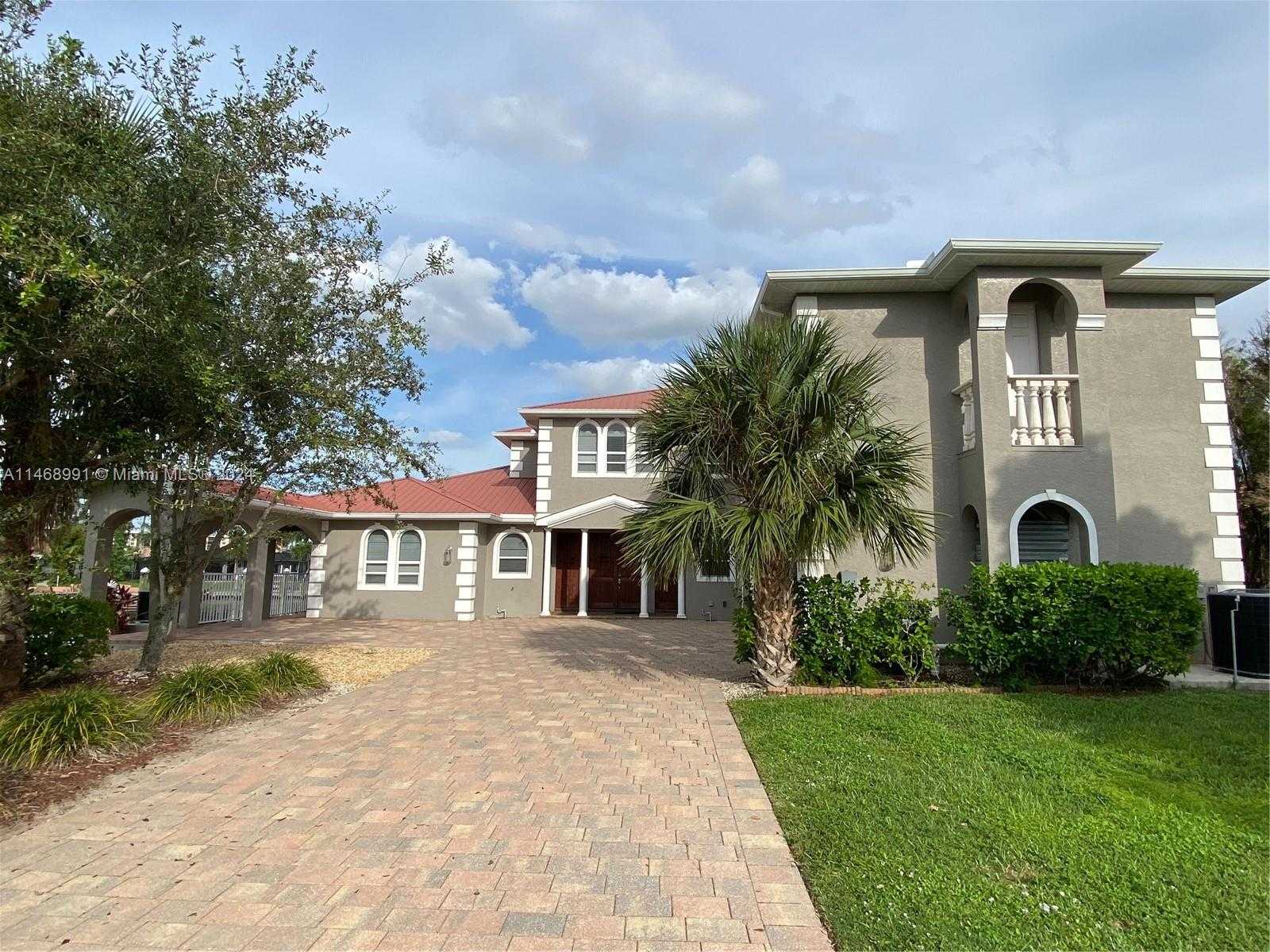 Small Image of 1759 SE 46TH STREET, Cape Coral Number 4
