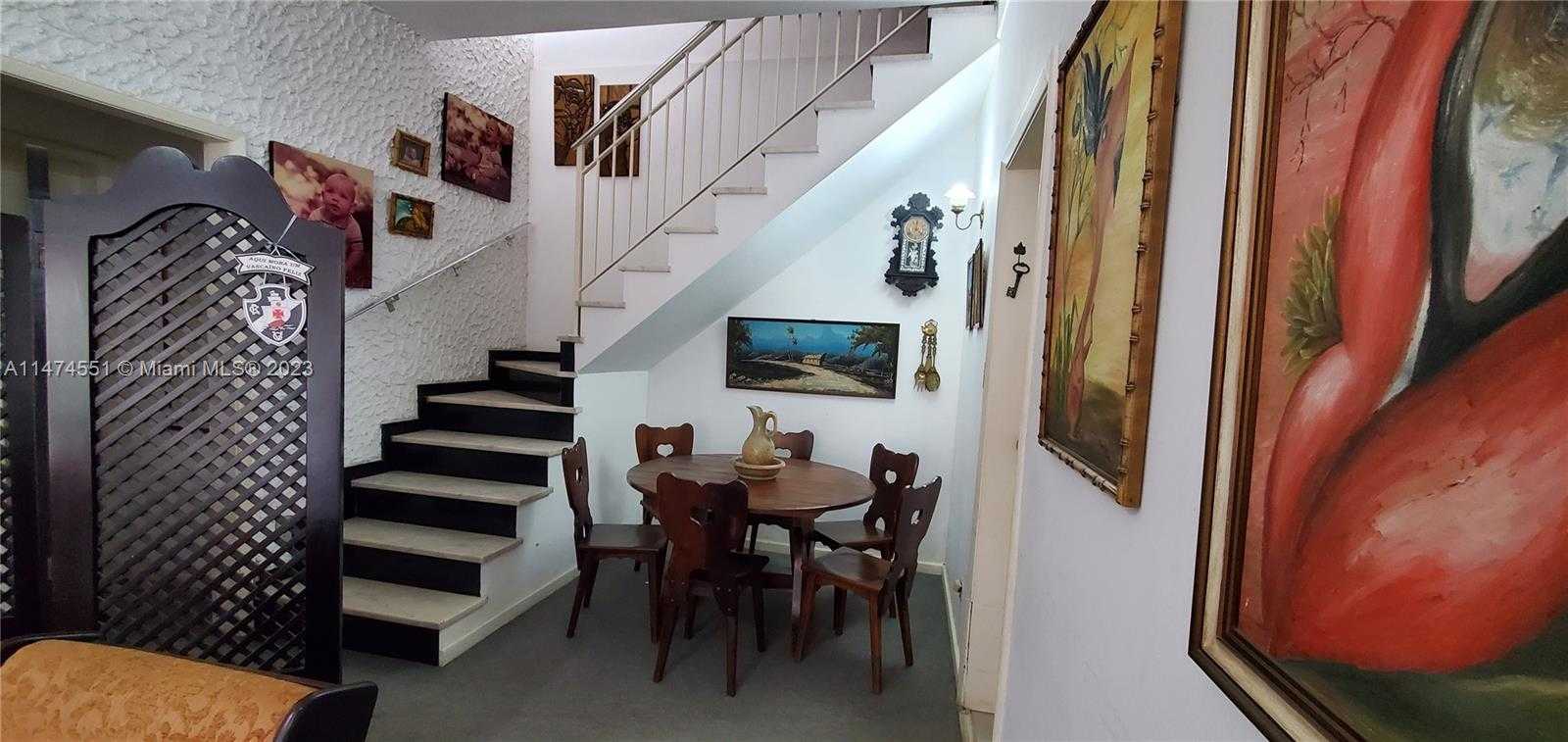 Small Image of 311 MOSELA, Out of City Number 21