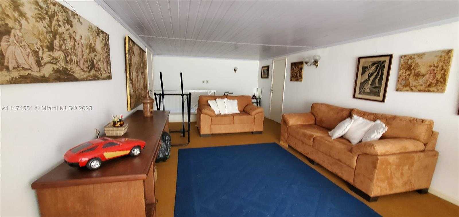 Small Image of 311 MOSELA, Out of City Number 23