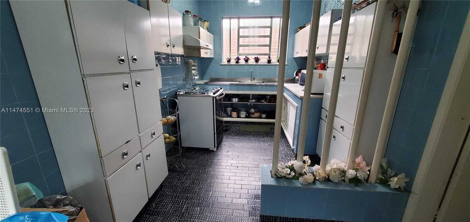 Small Image of 311 MOSELA, Out of City Number 6
