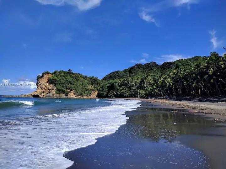 Small Image of CALIBISHE, DOMINICA, Out of City Number 13