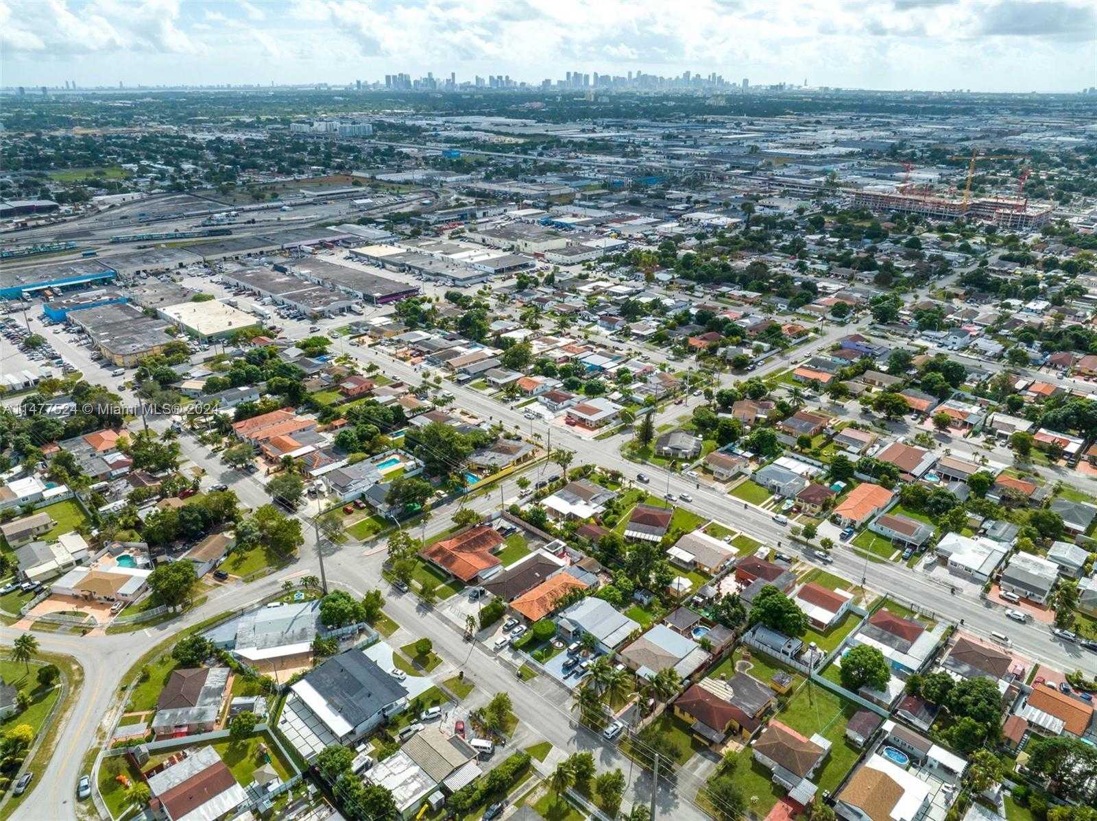 Small Image of 901 EAST 32ND ST, Hialeah Number 12