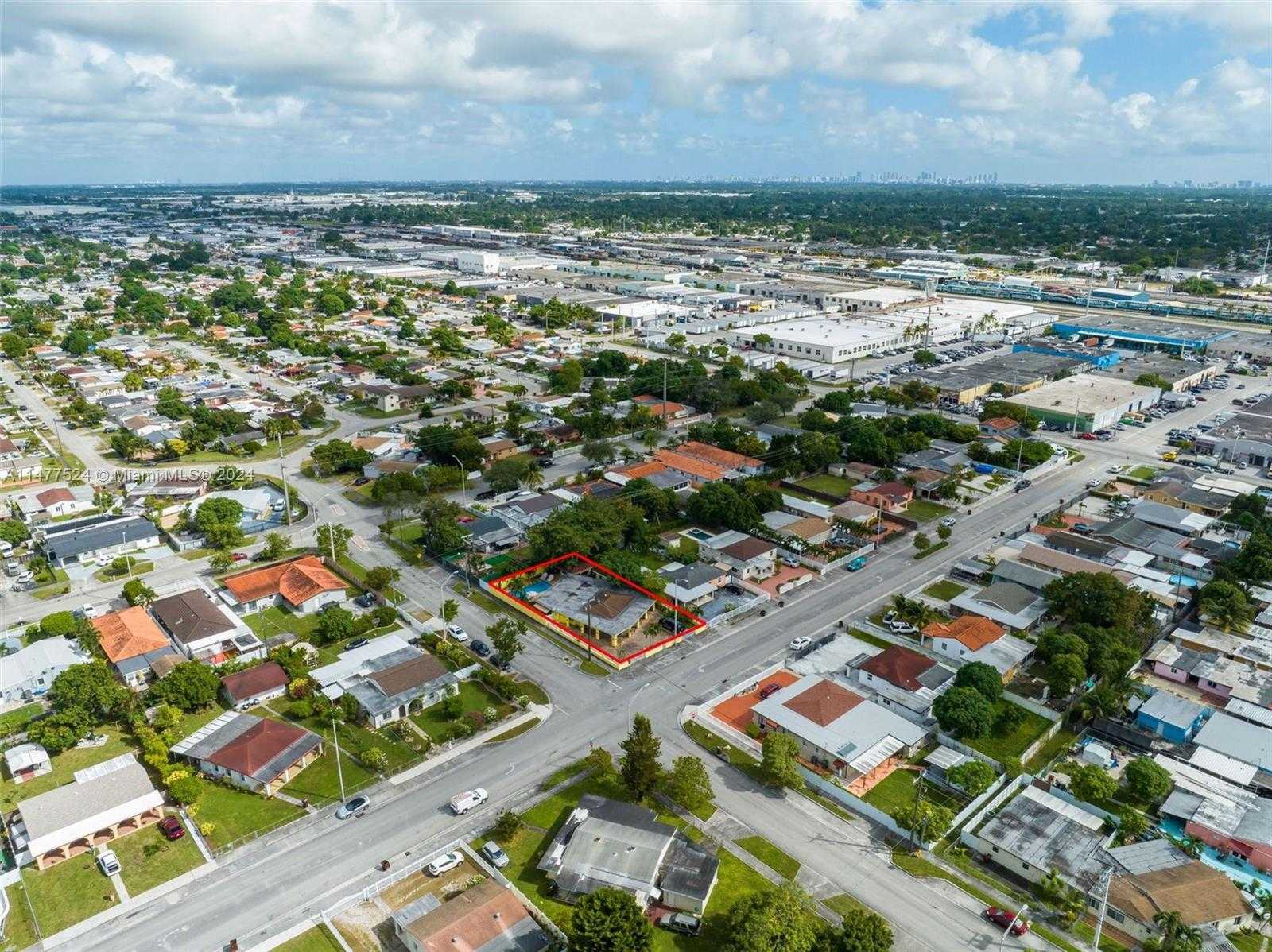 Small Image of 901 EAST 32ND ST, Hialeah Number 17