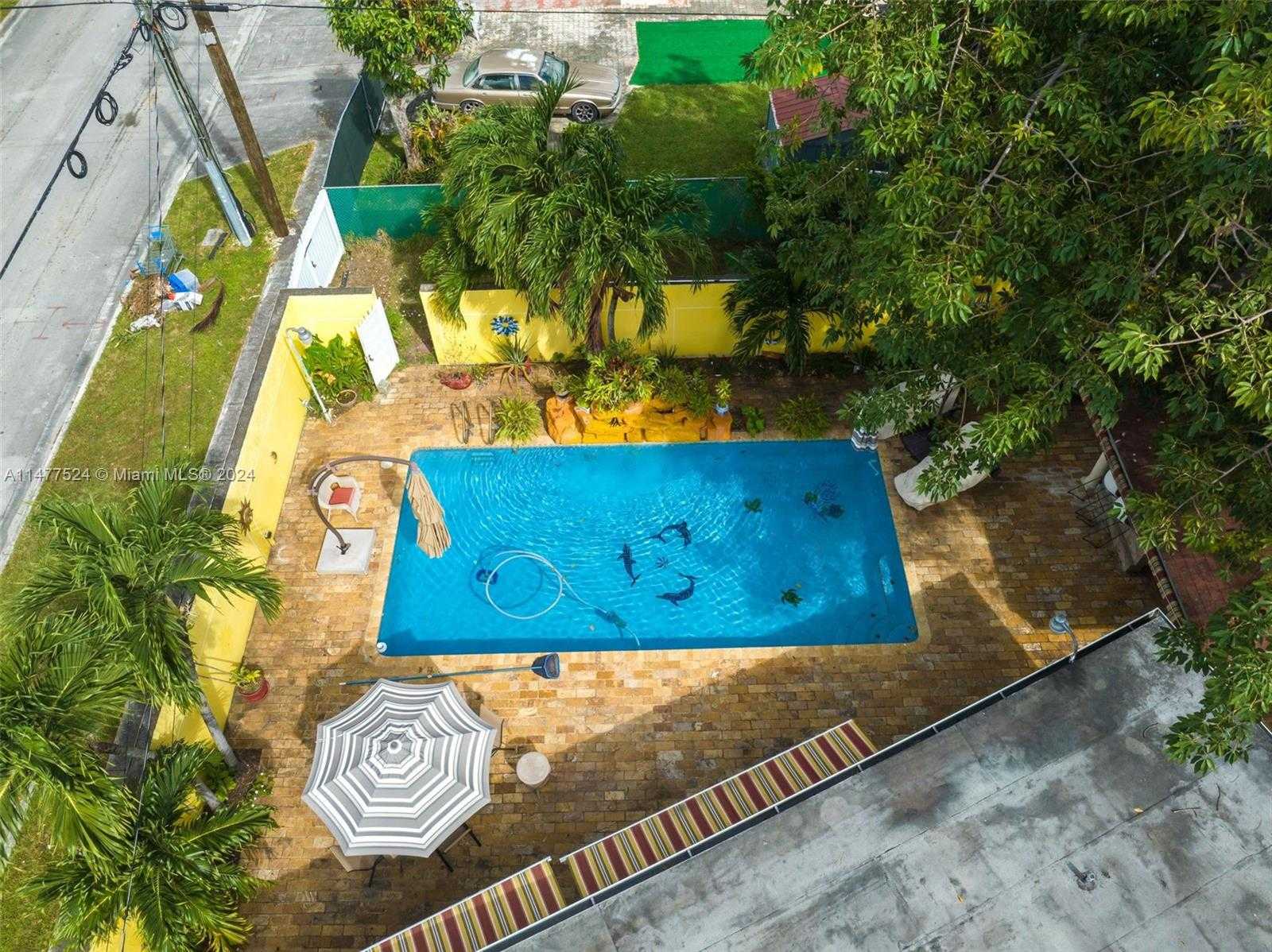 Small Image of 901 EAST 32ND ST, Hialeah Number 2
