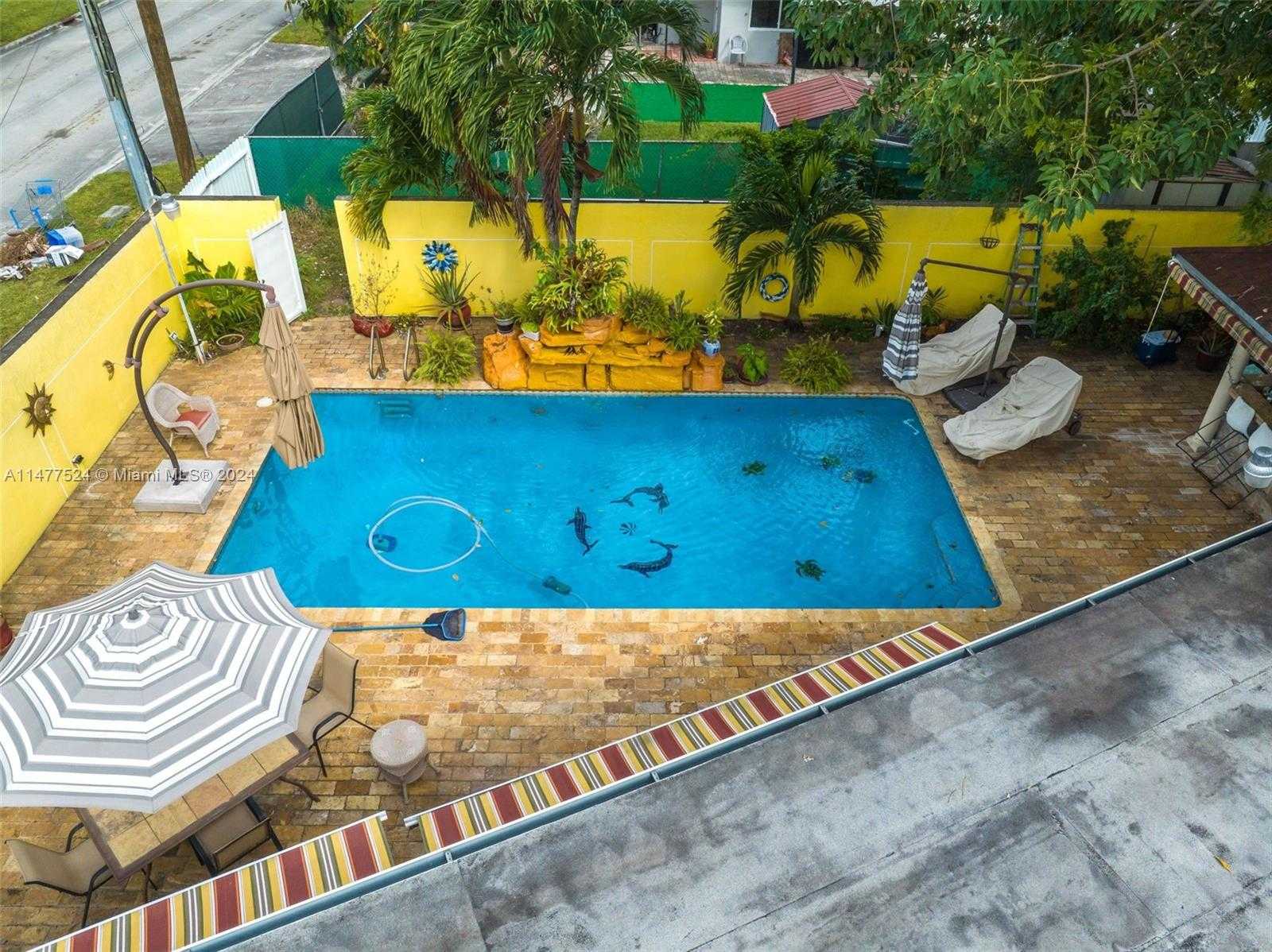 Small Image of 901 EAST 32ND ST, Hialeah Number 3
