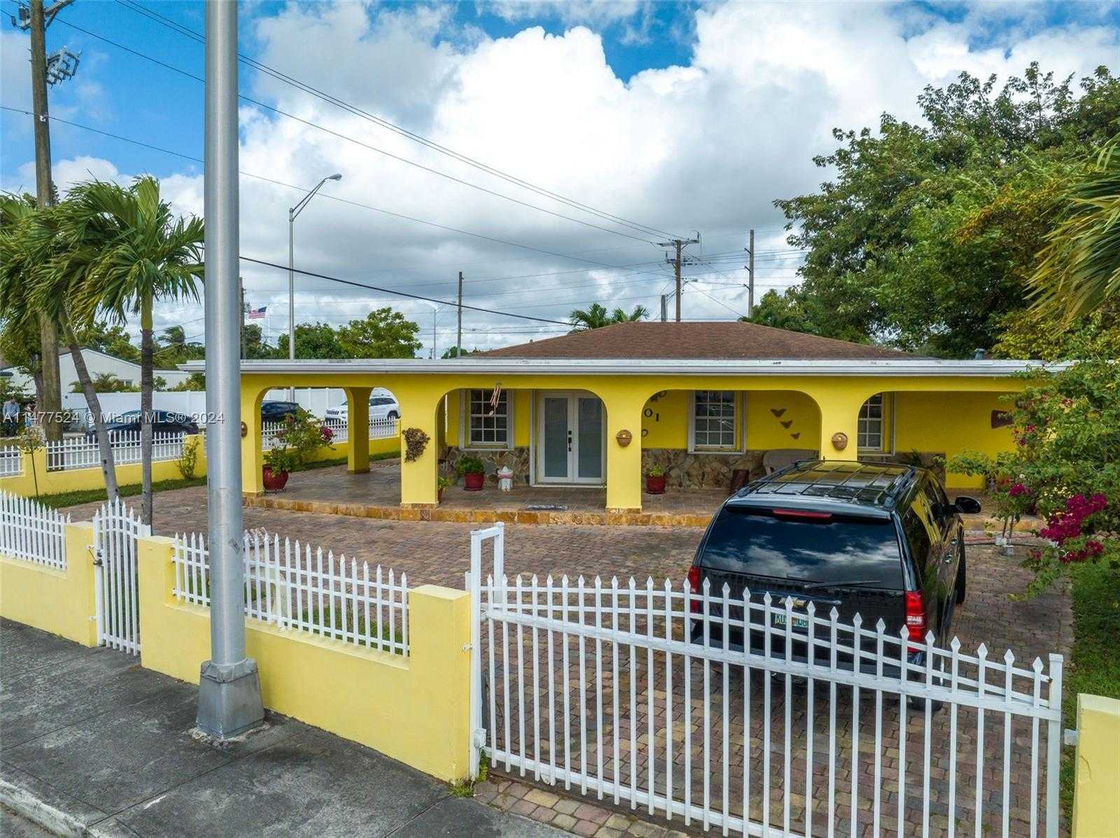 Small Image of 901 EAST 32ND ST, Hialeah Number 5