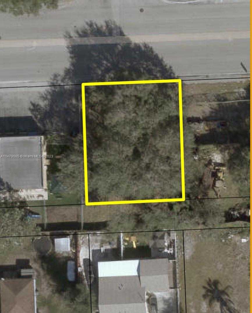 Small Image of 1878 NORTH WEST 95TH ST, Miami Number 4