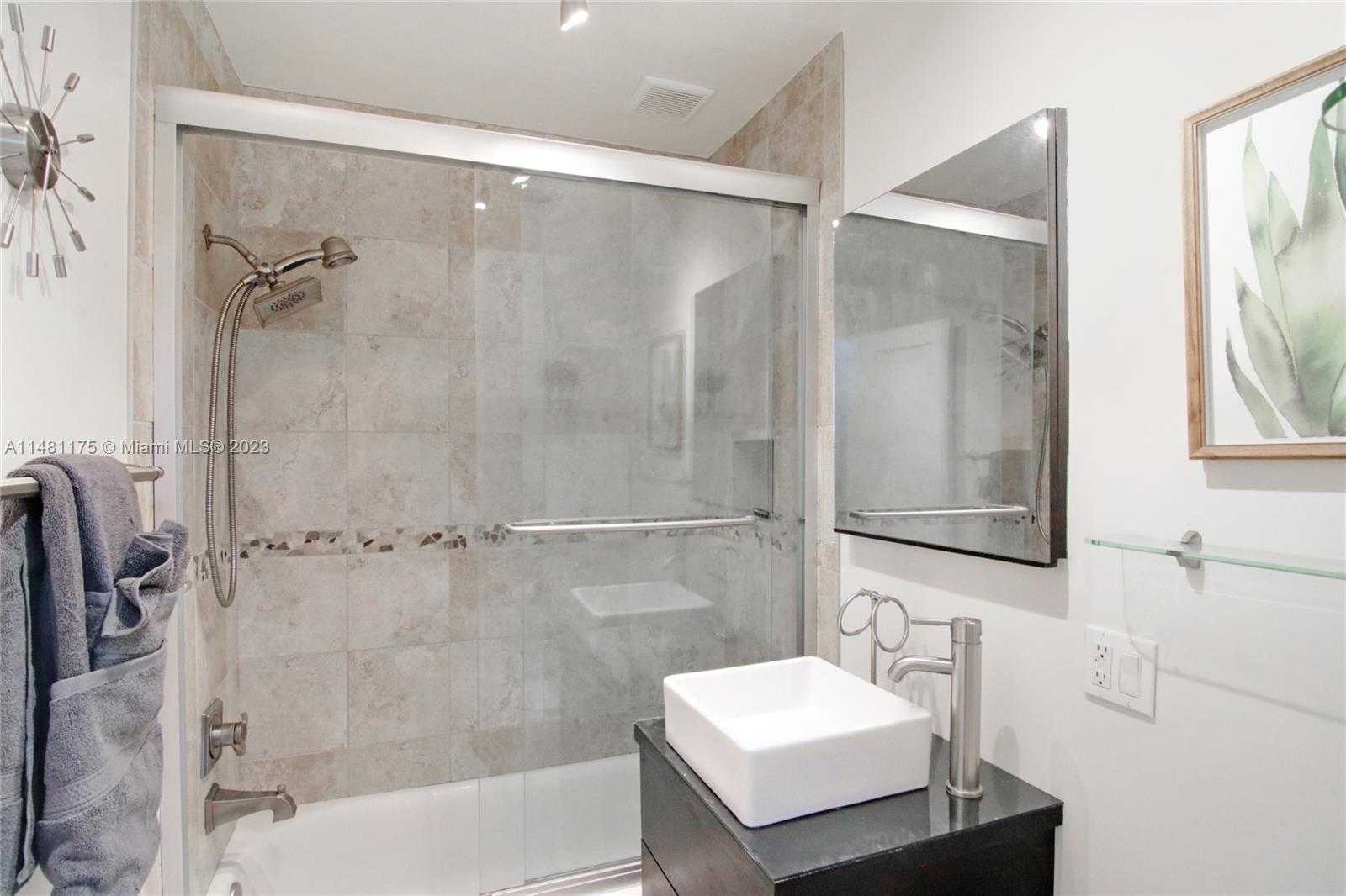 Small Image of 1516 WILEY ST, Hollywood Number 12