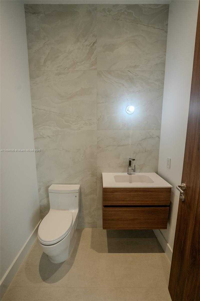 Small Image of 760 WOODCREST RD, Key Biscayne Number 13