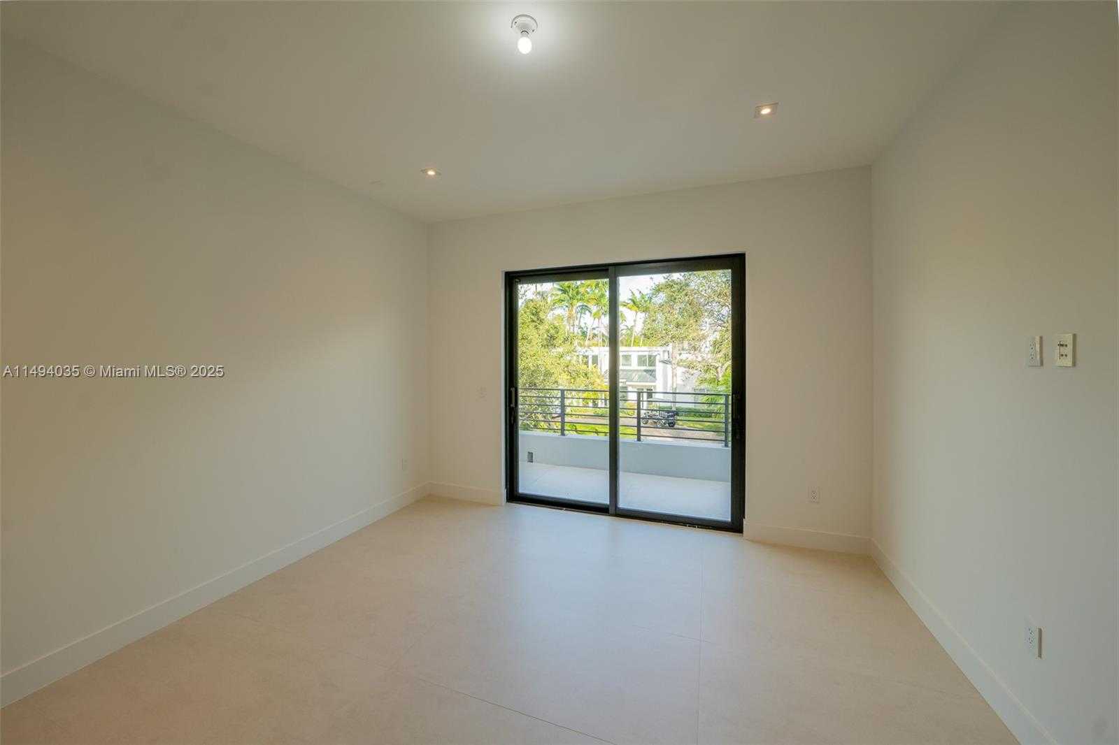 Small Image of 760 WOODCREST RD, Key Biscayne Number 14