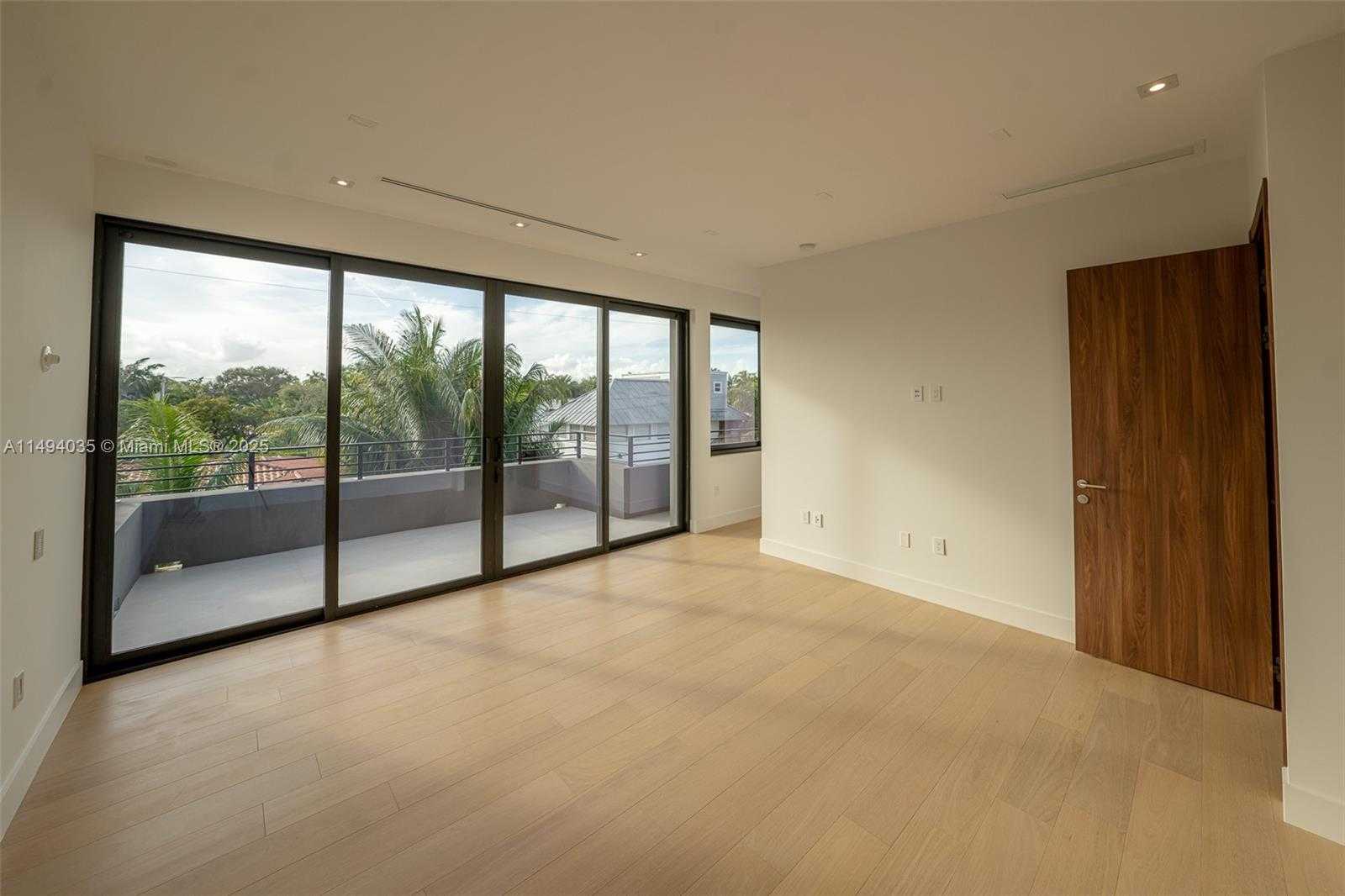 Small Image of 760 WOODCREST RD, Key Biscayne Number 18