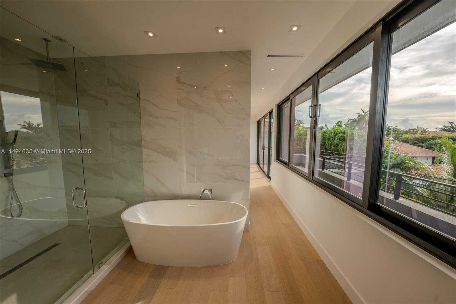 Small Image of 760 WOODCREST RD, Key Biscayne Number 21