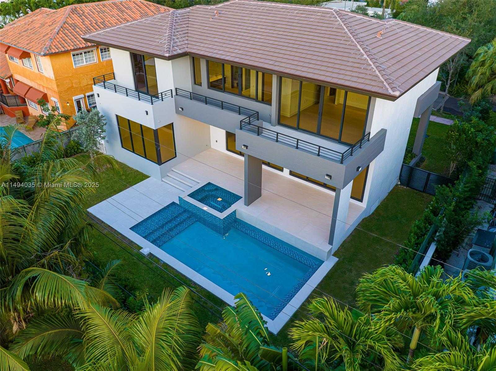 Small Image of 760 WOODCREST RD, Key Biscayne Number 26