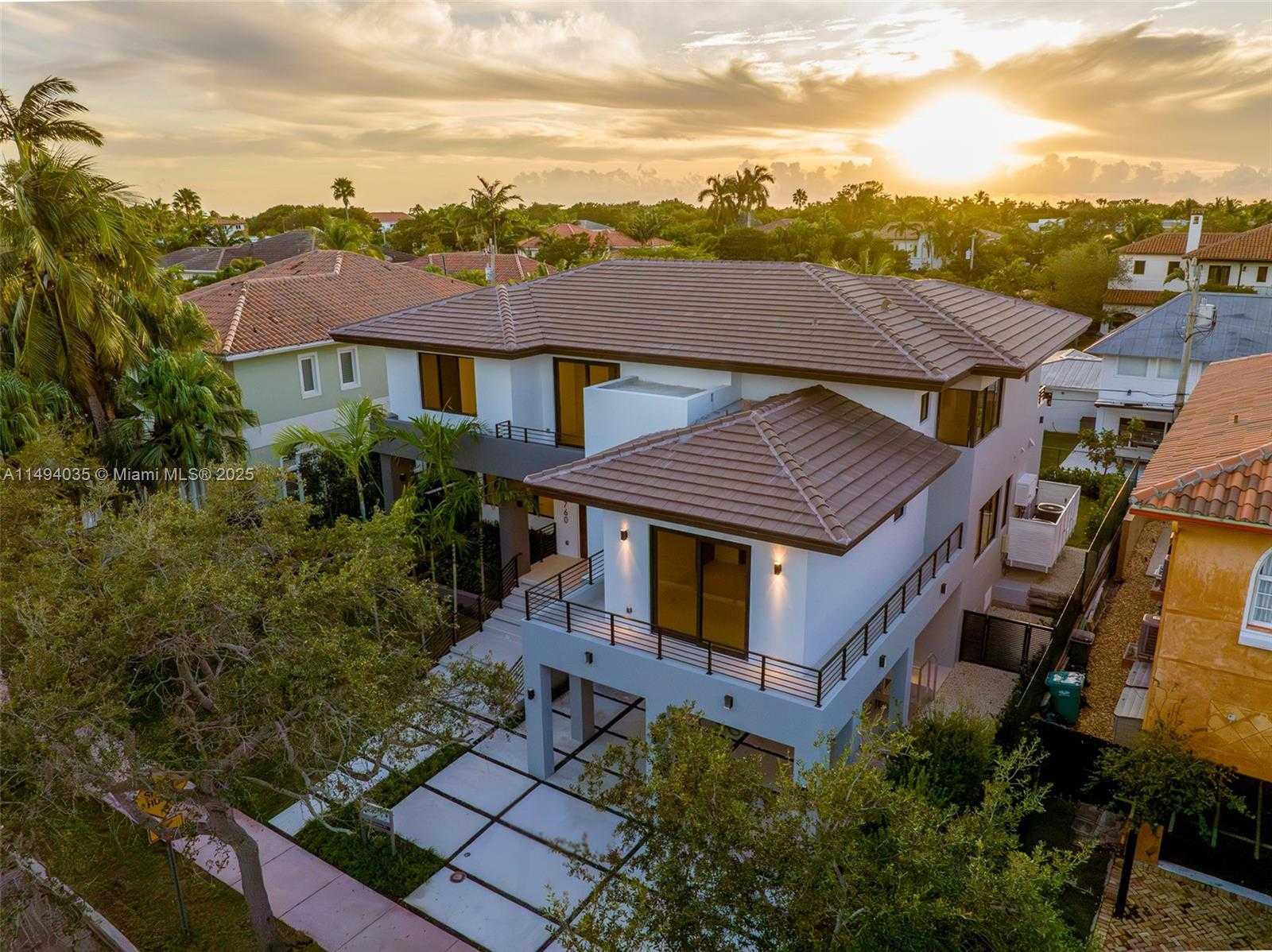 Small Image of 760 WOODCREST RD, Key Biscayne Number 27